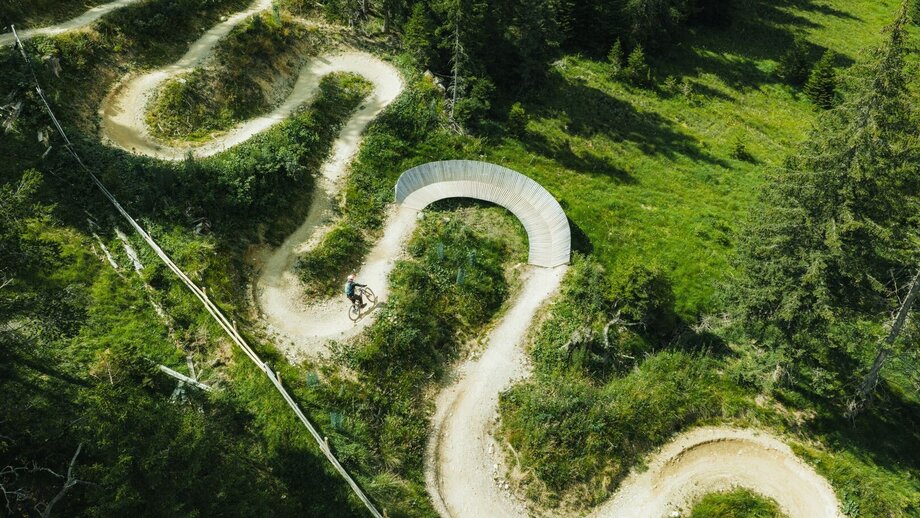 Mit Schwung durch die Kurven des Bifitrails | © © Serfaus-Fiss-Ladis Marketing GmbH_Markus Lindl
