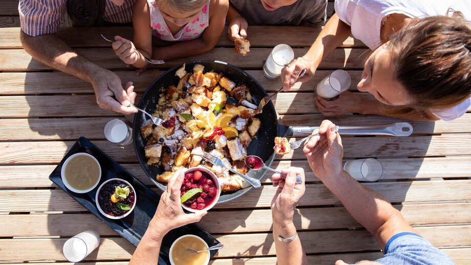 Essen auf der Seealm Hög