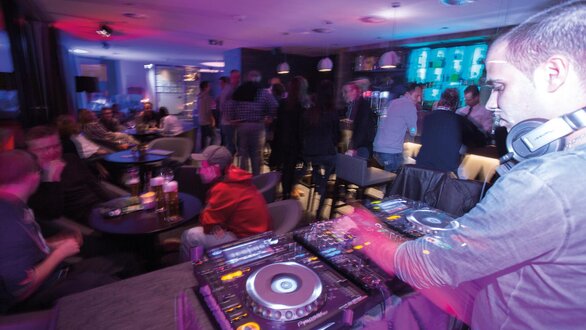 Dj