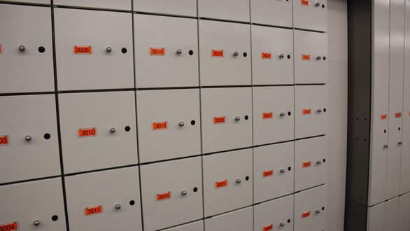 Single depot for helmets | © Ruetz Luggi