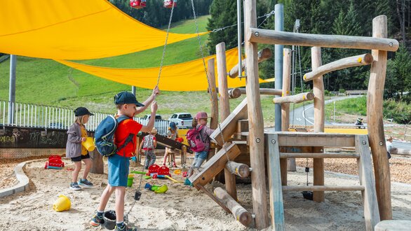Water and sand play world