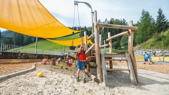 Water and sand play world