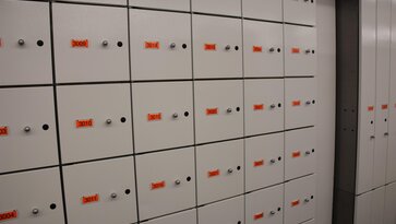 Single depot for helmets | © Ruetz Luggi